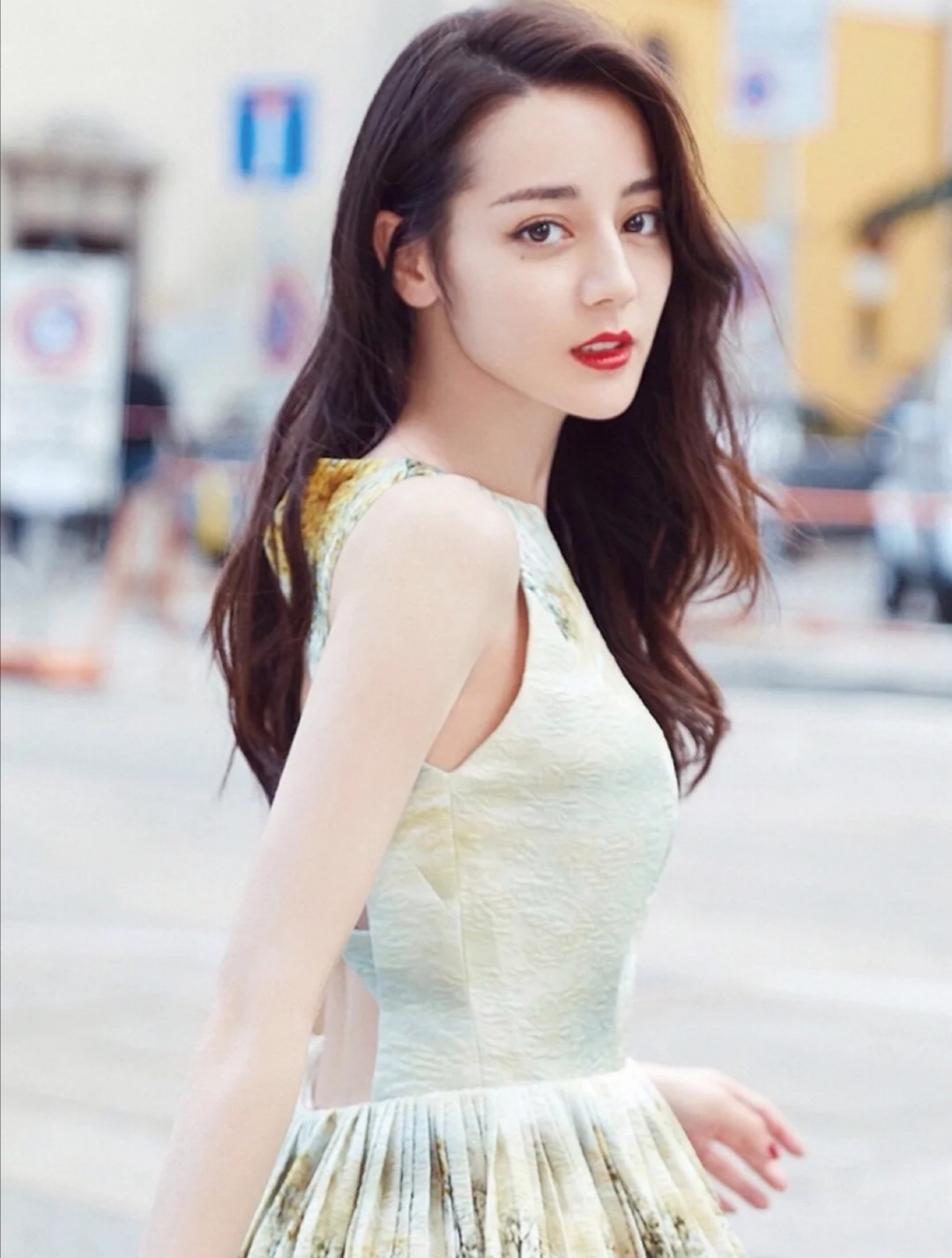 迪丽热巴的五官配上刘亦菲的脸型,刘亦菲迪丽热巴谁的眼睛好看