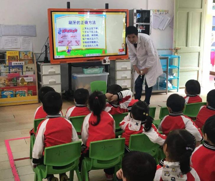 爸爸姓马给孩子取个女孩名,父母都姓马怎么取孩子名