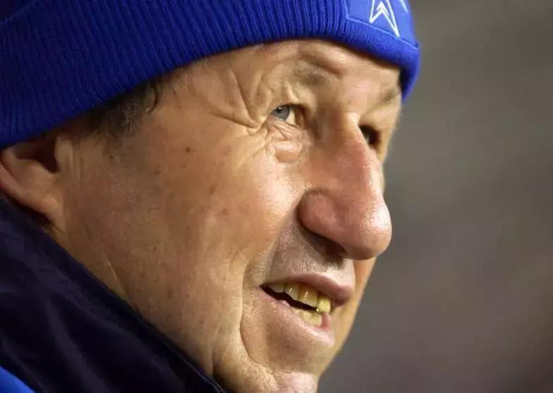 你觉得足球史上的最佳进球是哪个,你认为哪项田径纪录最难打碎