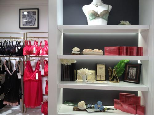 开内衣实体店需要具备哪些条件,开文胸内衣实体店怎么样