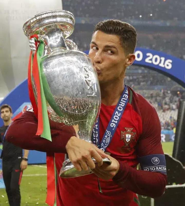 一分钟回忆c罗的传奇之路,c罗生涯纪录完整版