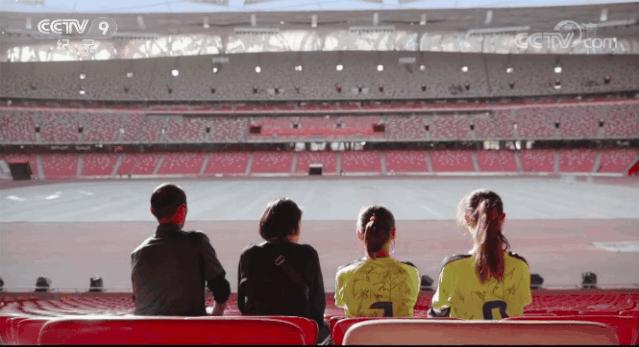 超燃！*疆新**少女的足球梦被拍成纪录片，登上央视