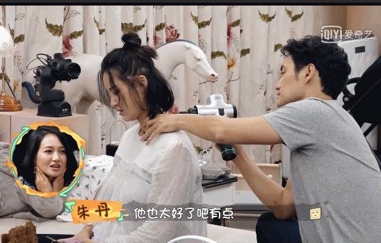 淘宝99元的筋膜枪，罗永浩直播凭什么卖899元？看看女生用来干嘛