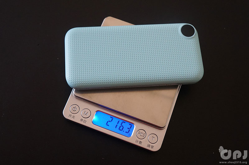 酷似手机的超薄充电宝机乐堂D-M218