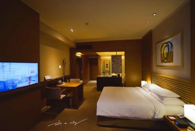 上海旅游外滩五星酒店,上海可看外滩和东方明珠的酒店