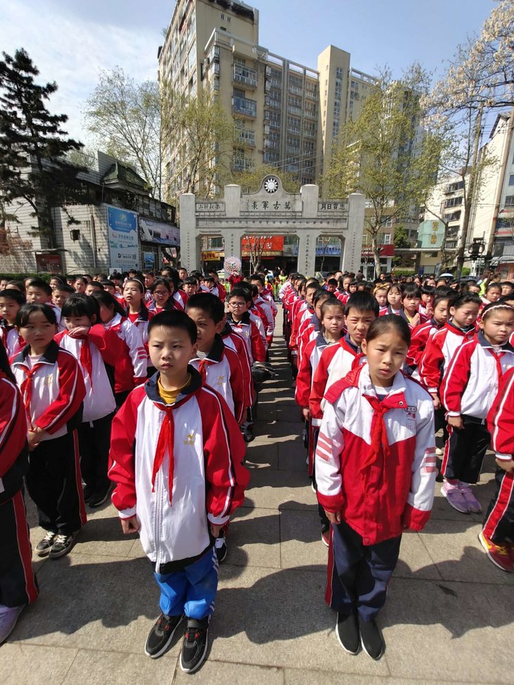 我的学校我的班级介绍怎么写,我的学校我的班图片