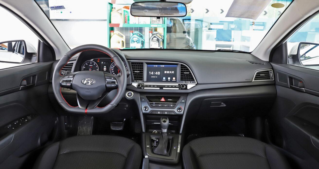 吉利帝豪与丰田卡罗拉动力哪个强,吉利帝豪和卡罗拉哪个值得入手