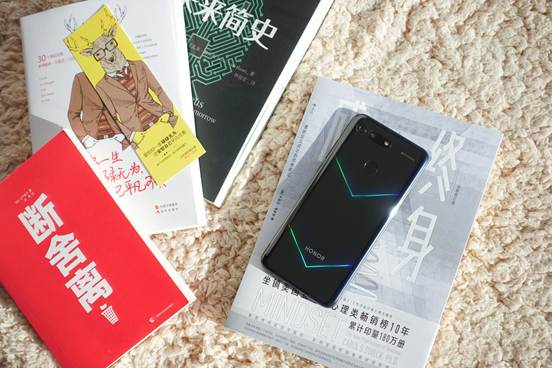 光荣v20年度旗舰机对比,光荣v20值得买吗最新