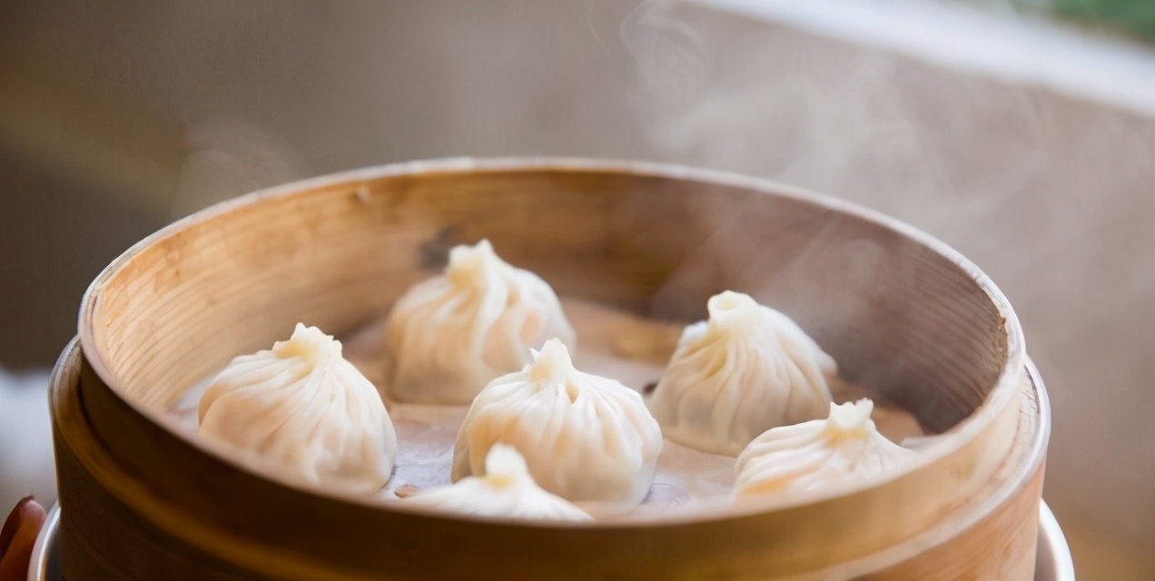 第一时间就是吃一碗广西特点米粉,湖南米粉最正宗的吃法