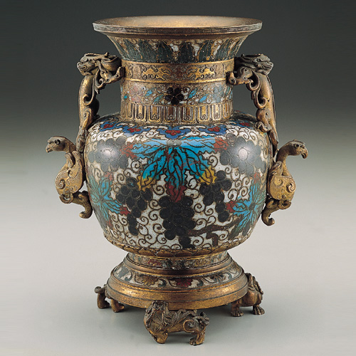 铜胎掐丝珐琅的俗名为景泰蓝,景泰蓝掐丝珐琅工艺制作材料