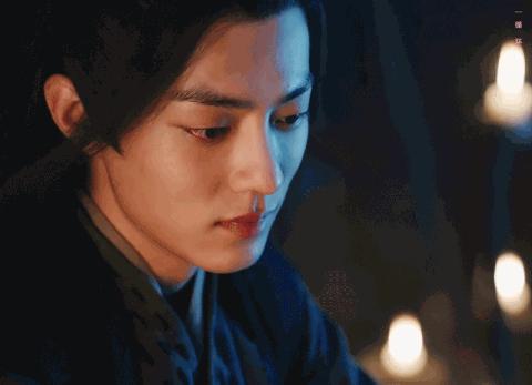 肖战绝世侧颜,肖战绝美回眸