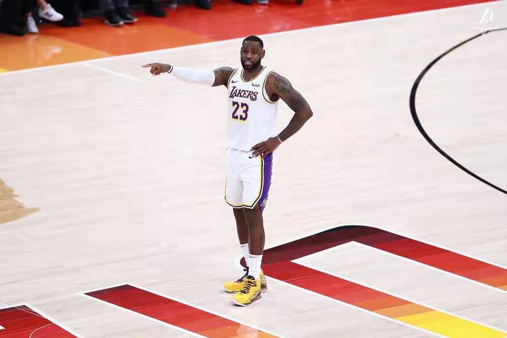 詹皇9年没在盐湖城赢球，魔鬼主场多恐怖？中国一主场海拔3658米