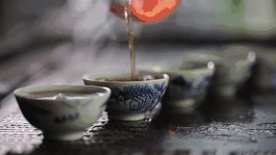 寒夜客来茶成酒一片冰心在玉壶,寒夜客来茶当酒一片冰心在玉壶