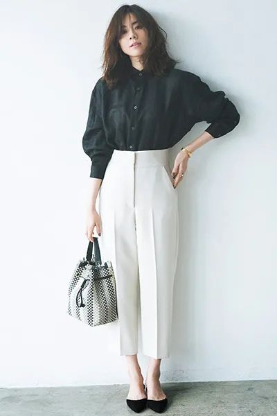 今年流行的衬衫带字母,今年流行衬衫长款花色