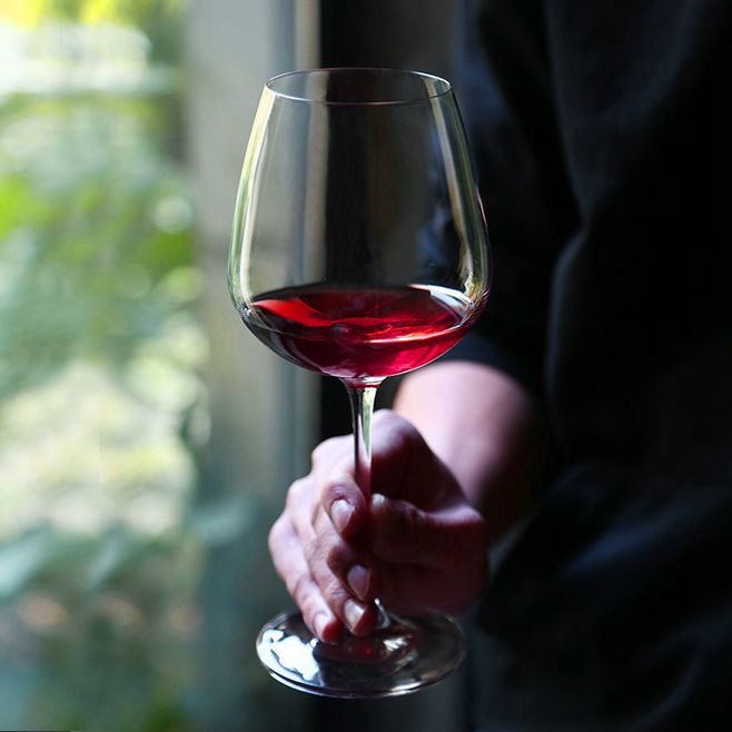 以前古人喝酒都是拿碗喝度数大吗,古人喝酒专用杯