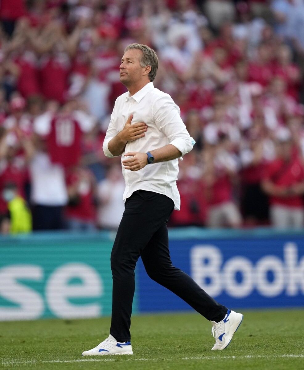 欧洲杯德国主帅勒夫,勒夫个人时装秀