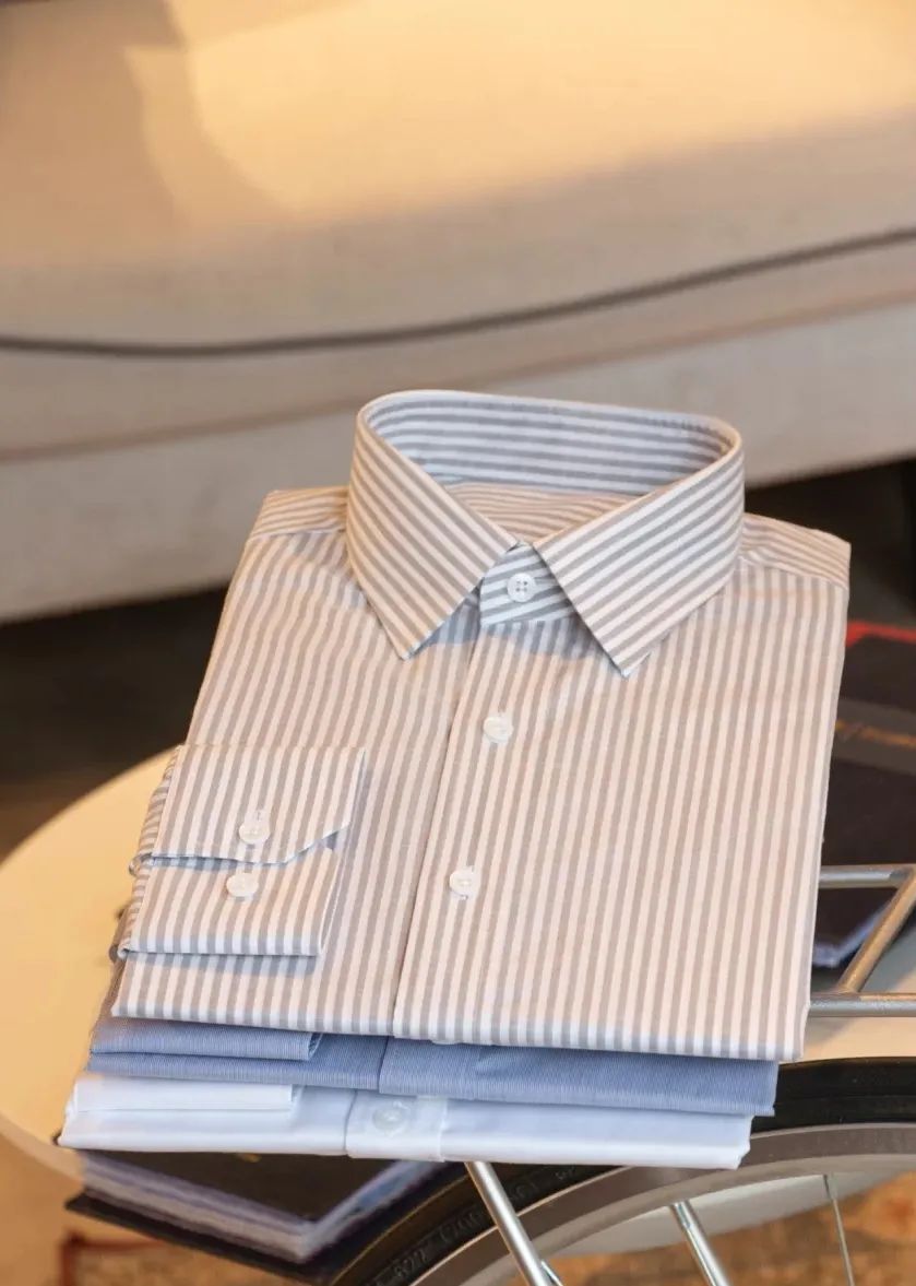 衬衫三大挑选法则解锁春季新时尚,舒适耐穿的基础款长袖衬衫