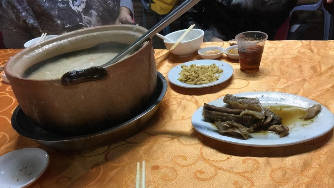 瀛︾敓澶滃鍚冧粈涔堝ソ,骞介棬铻烘棆鏉嗚弻鏅氫笂鑳戒笉鑳藉悆澶滃