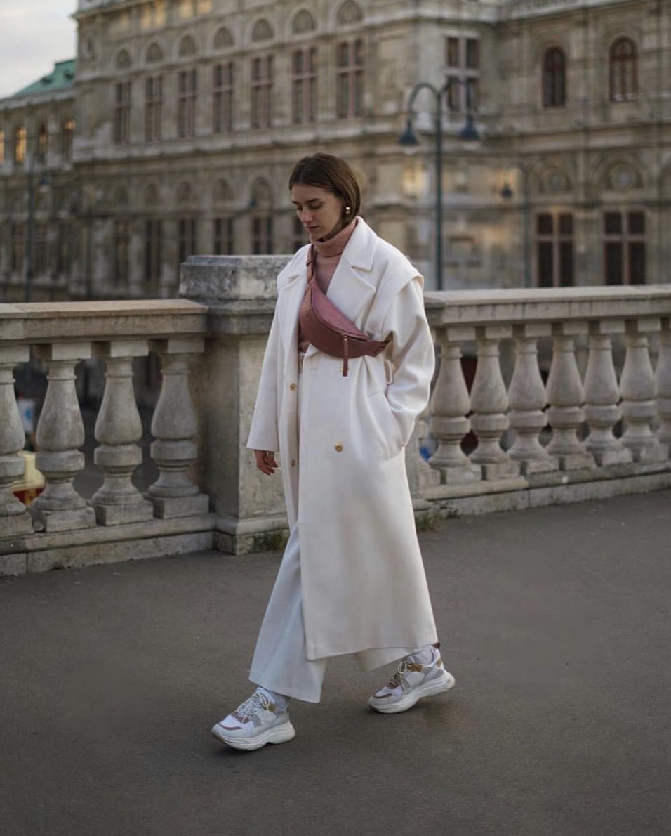 最新款的腰包简单一点,斜挎腰包最值得入手的大牌