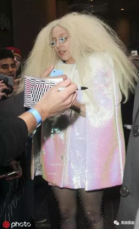 gaga靠一部电影重回事业巅峰,ladygaga转行做什么了
