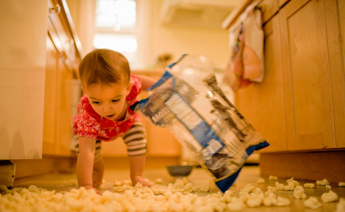 熊孩子破坏价值过万的手办,熊孩子把价值千万的手办给搞坏了