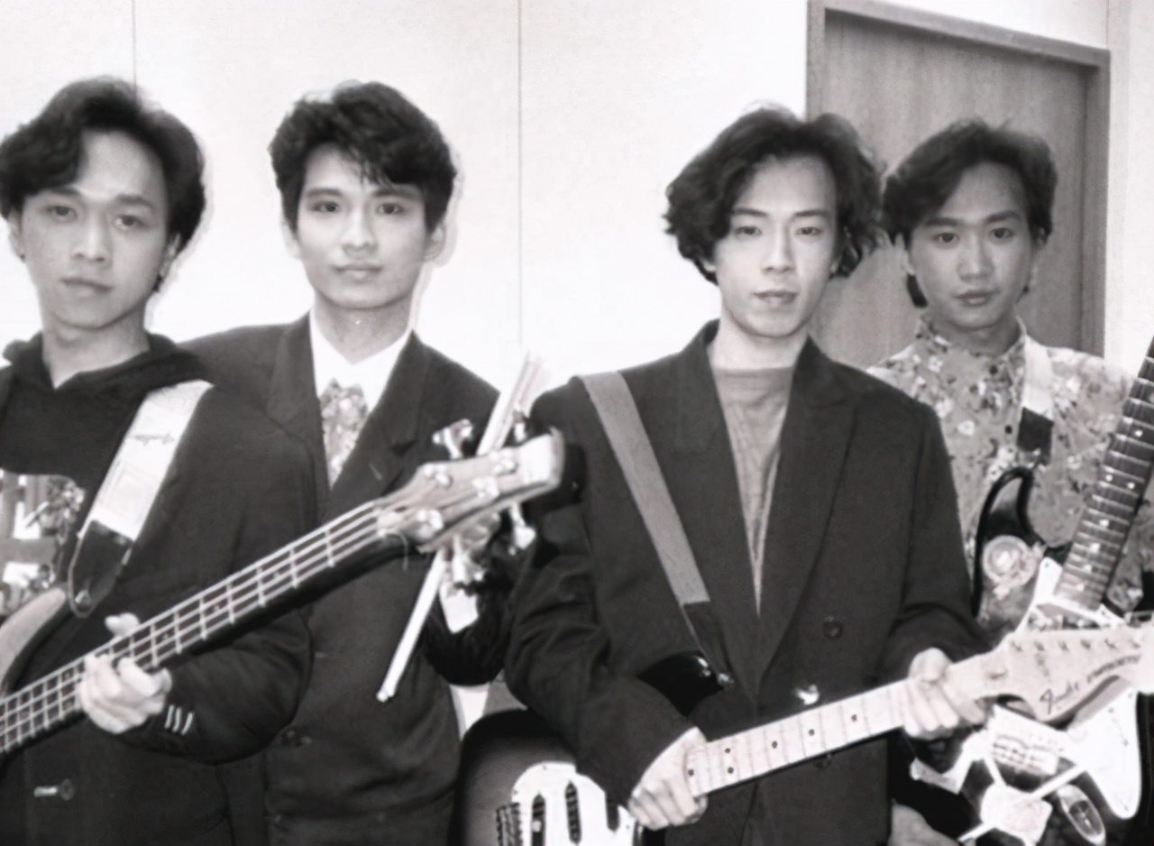 90年代最经典的20首粤语歌完整,90年代经典流行老粤语歌有哪些