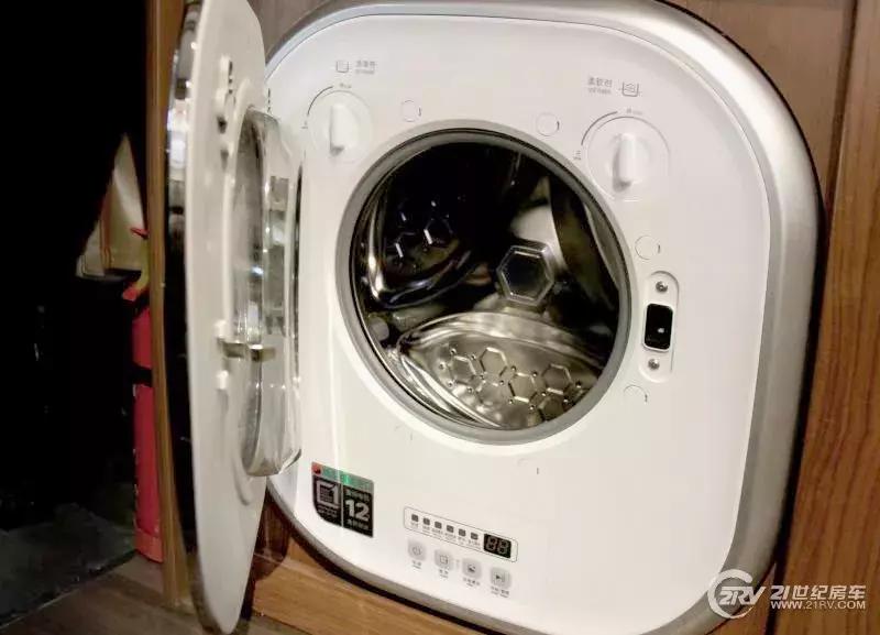 奔驰阿瑞斯4x4房车自动挡,巨威房车阿瑞斯5600