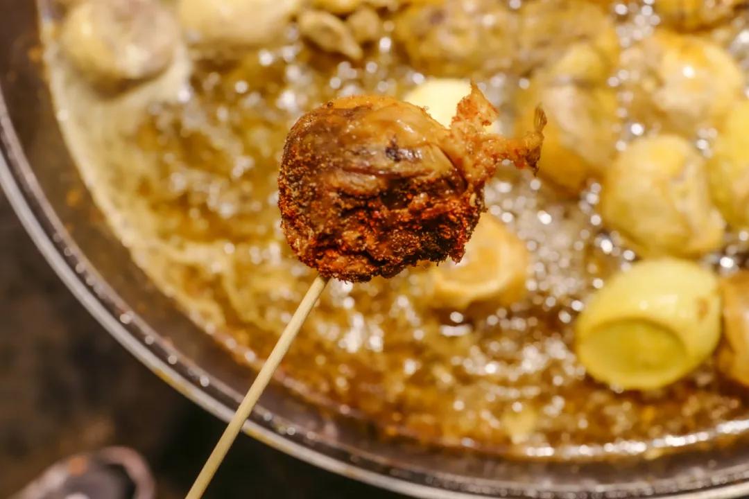 附近步行街美食推荐3-4人餐,人均30就能在江边尽享美食