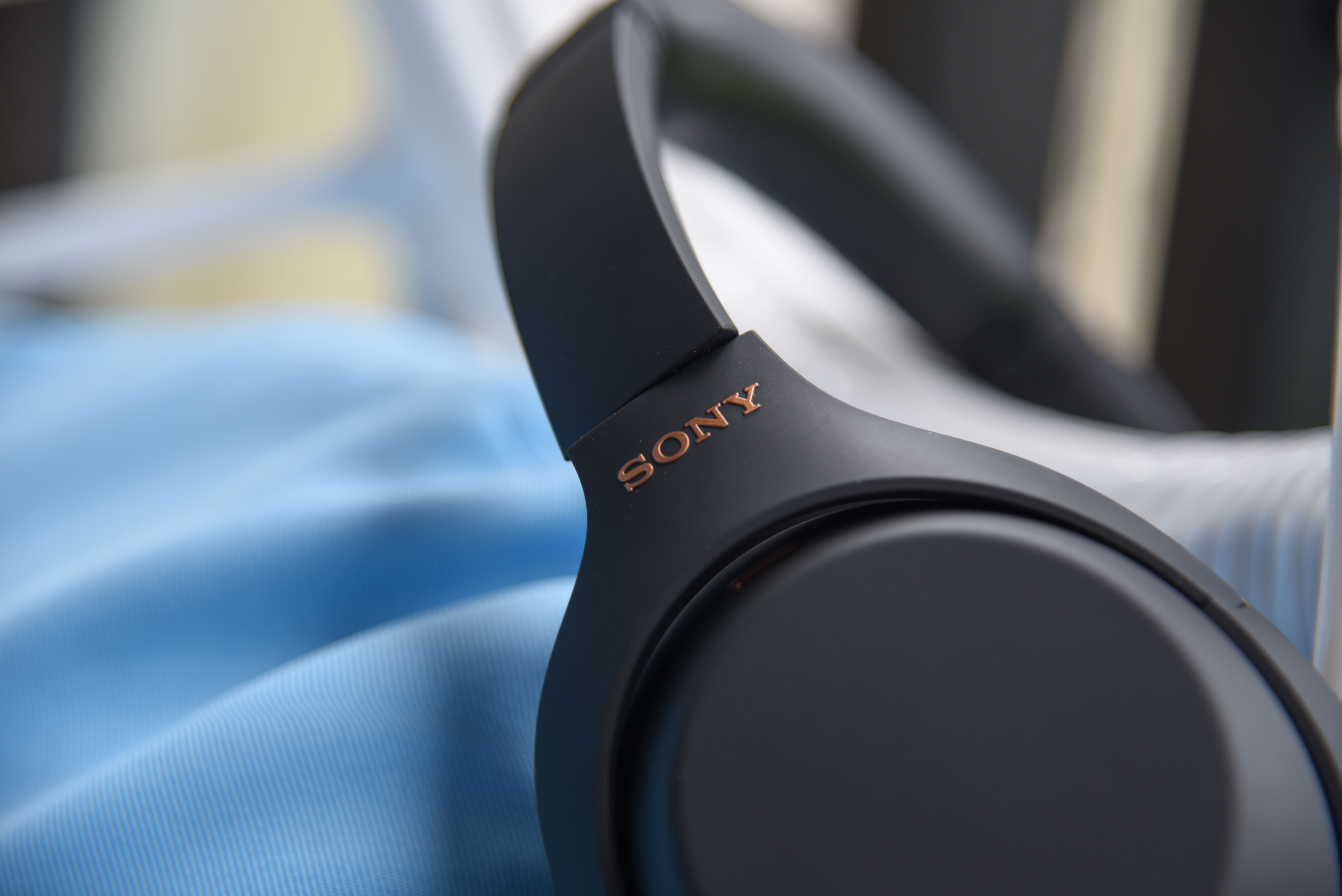 看似平静实则暗藏凶险,看似表面平静实则暗藏汹涌