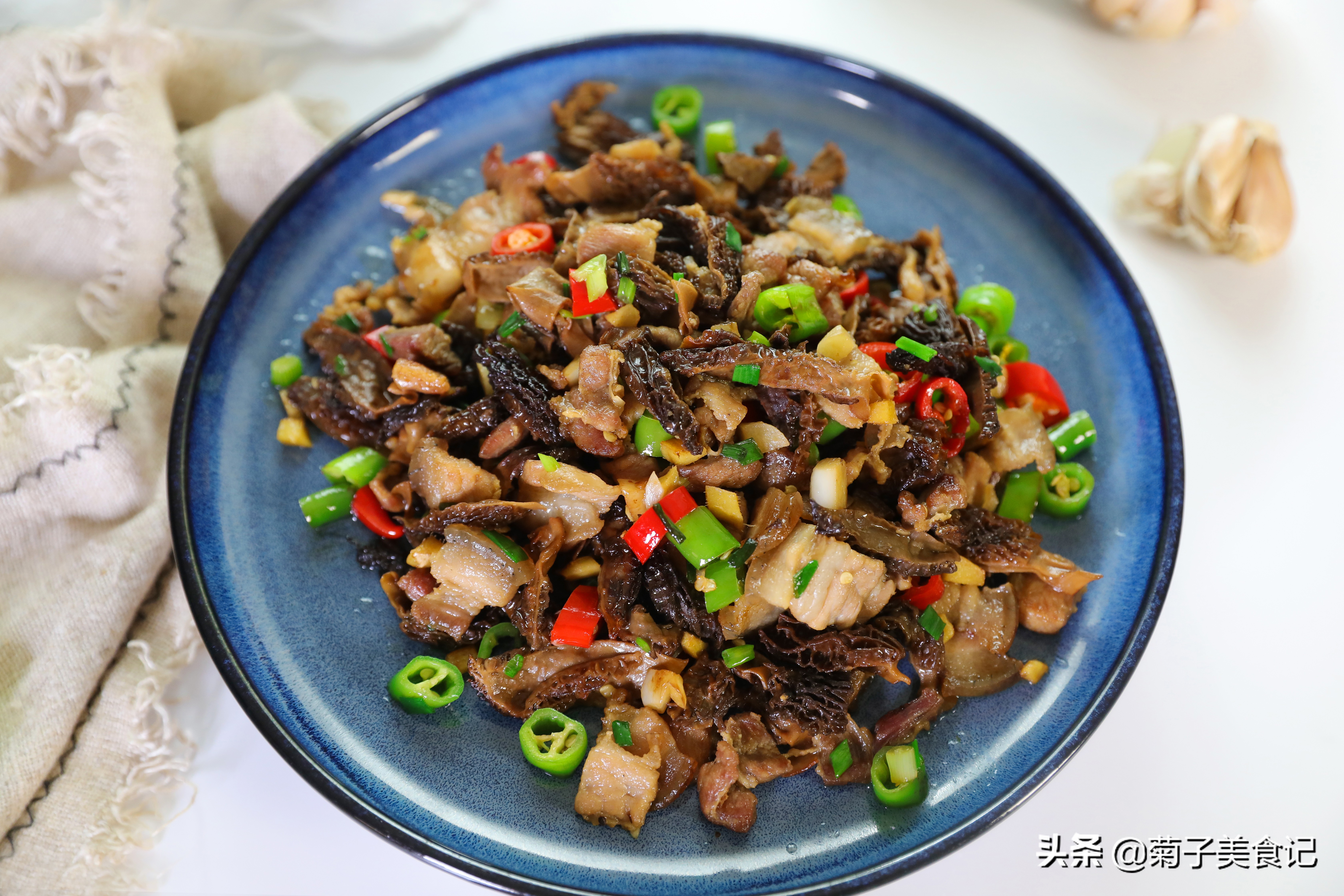 羊肚菌煲汤做法与功效,新鲜羊肚菌做汤的做法