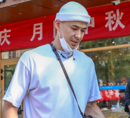 新疆男篮球员唐才育齐麟,新疆男篮唐才育季前赛表现