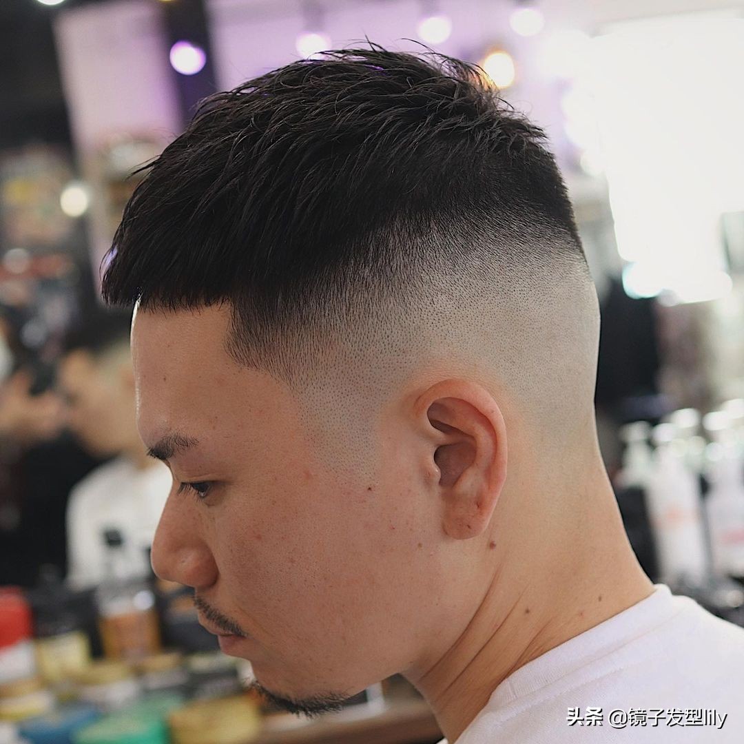 男生自己推两侧头发成寸头,新手剪男发怎么剪层次