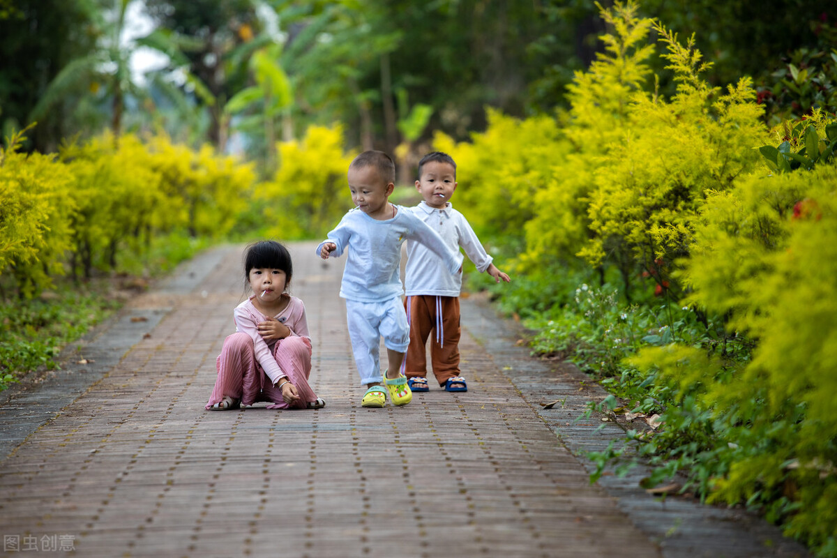 我翻了6千条评论，找了38个故事，为你呈现真实的中国姐弟关系