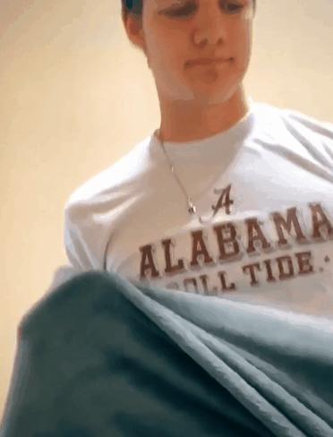 澶栧浗浜哄湪鐢锋湅鍙嬮潰鍓嶇殑鍙规皵,鐩樼偣琚洿鐢锋皵鍒版姄鐙傜殑鐬棿