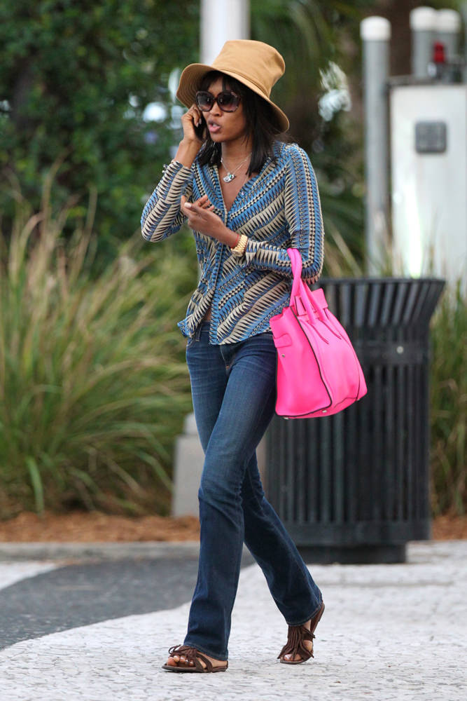 海外女星们的老款Celine笑脸包袋大集合，至今依然不过时