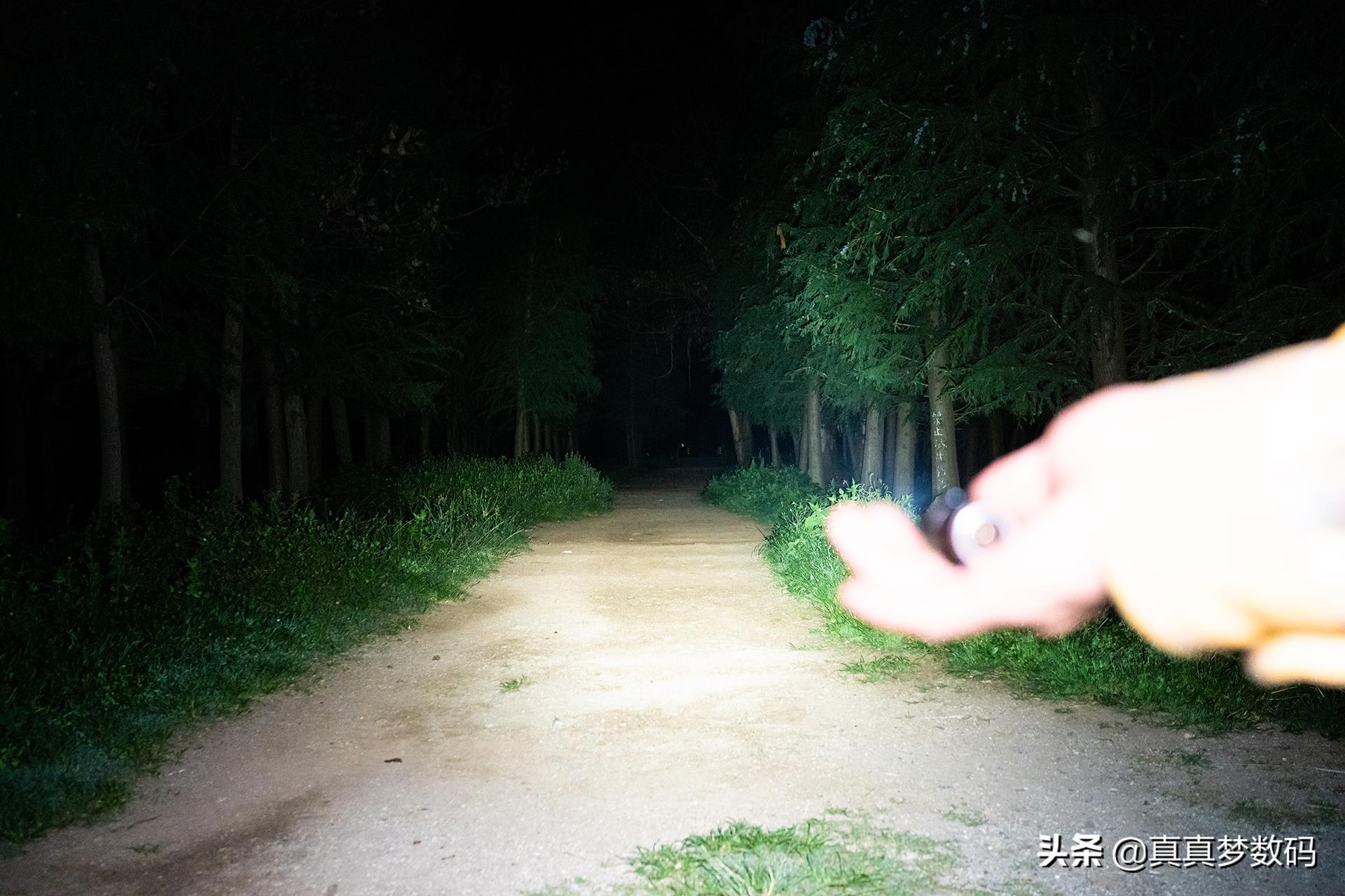 强光手电筒应该如何选择,强光手电筒怎样选