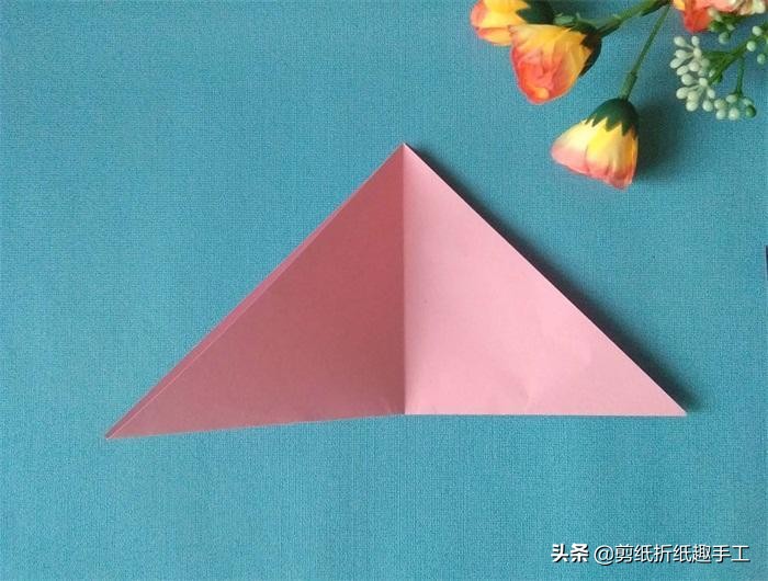 传统窗花的剪纸方法简单又好看,窗花的对称剪纸教程