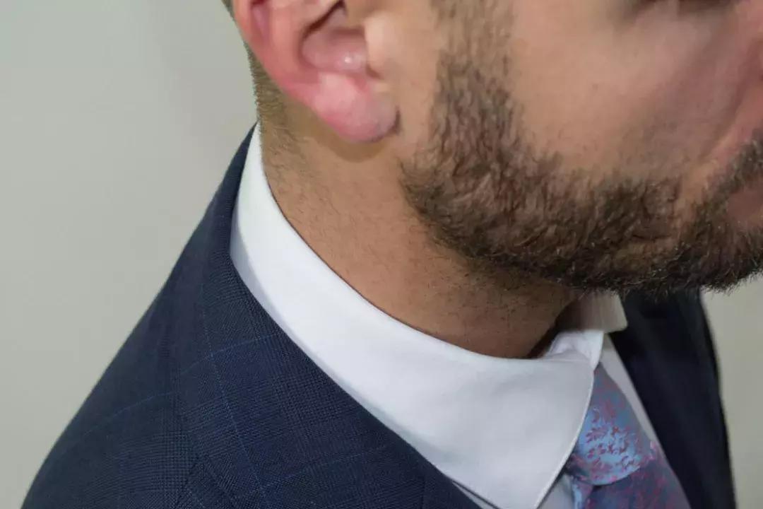 怎么挑一件合身的西装外套,西装外套怎么算合身