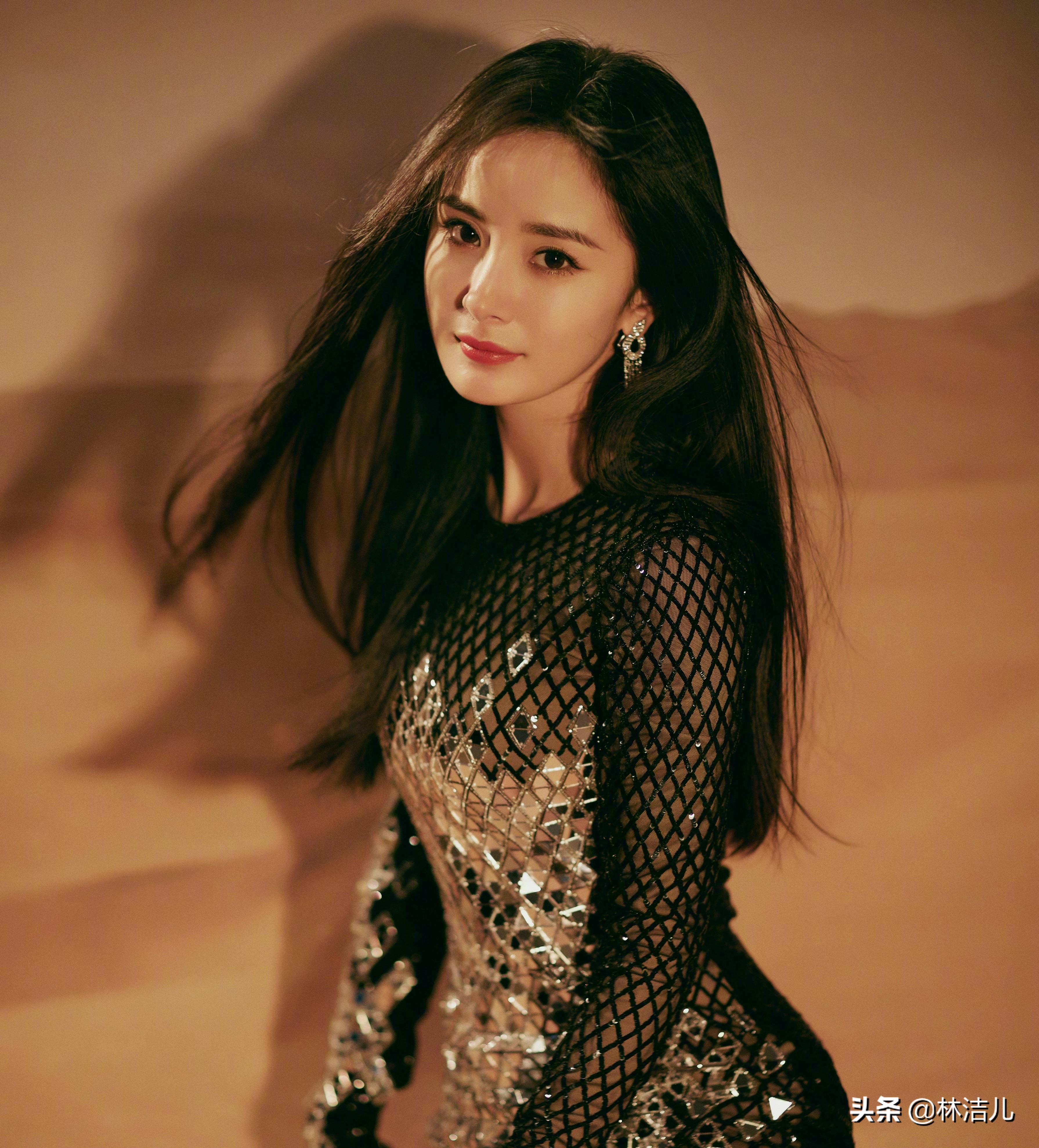 杨幂的眼妆怎么画,杨幂的眼睛是杏仁眼还是桃花眼