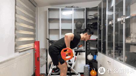 杠铃健身正确训练方法,新手健身怎样利用杠铃训练