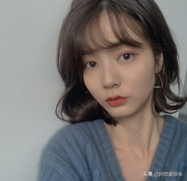 40岁想烫个减龄好看的发型,40岁的女人烫哪款发型比较年轻