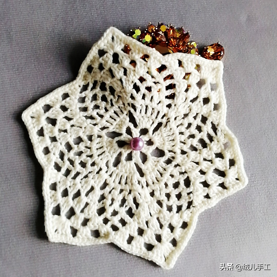 钩蕾丝向日葵杯垫教程,六边形串珠杯垫制作方法