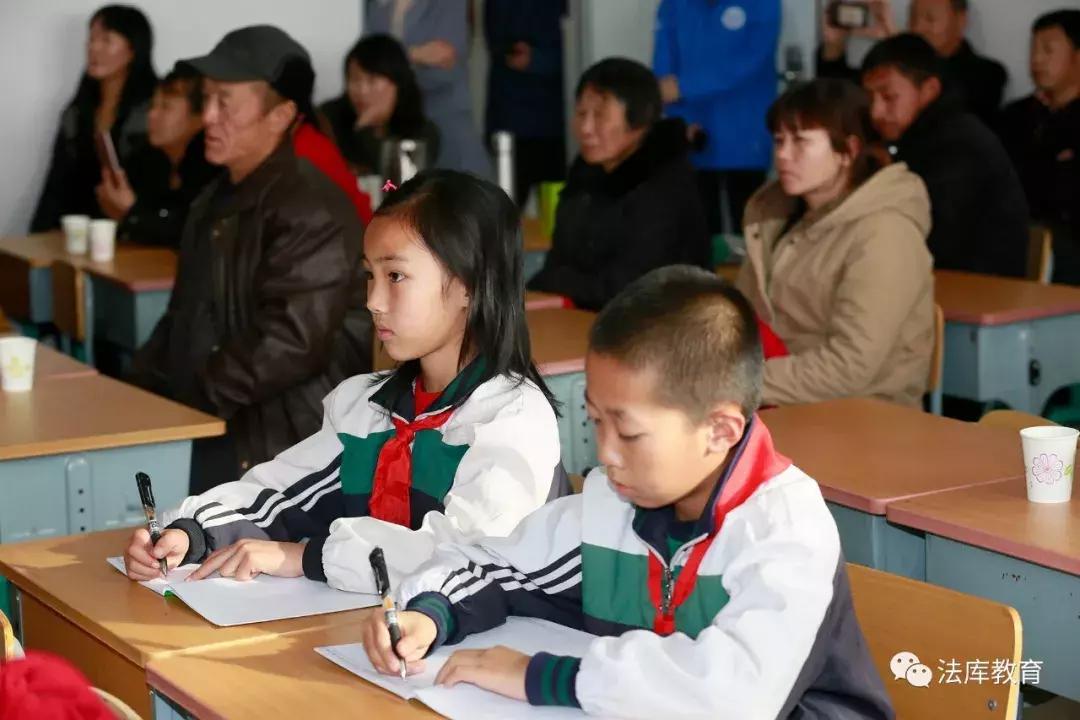 “智慧帮扶、护苗助学”新华小记者走进法库活动在冯贝堡小学举行