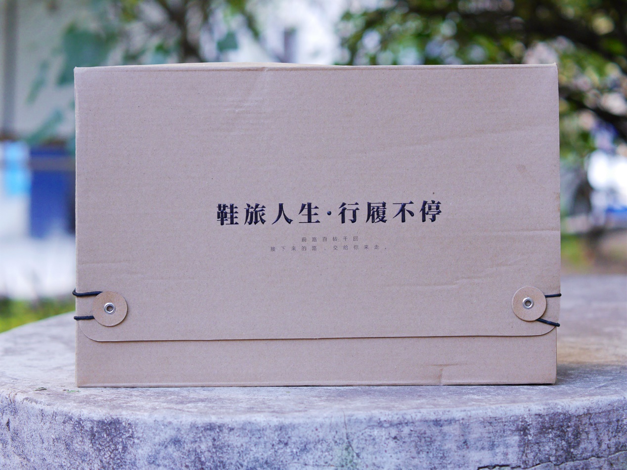 小伙网购一双耐克鞋子到货,小伙网上买鞋被商家忽悠看后续