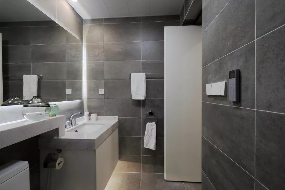 洗手台镜子装在哪好,洗手台上不装镜子