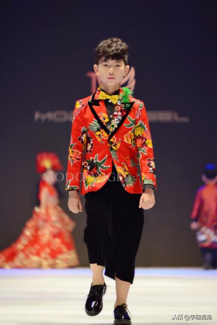 童心筑梦秀彩华服——MODOANGEL魔豆天使高端儿童礼服璀璨绽放