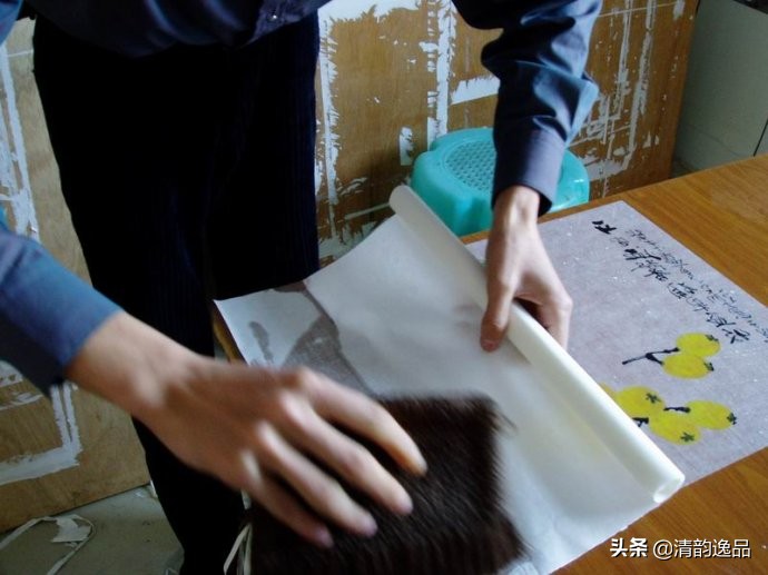 字画木框手工装裱全过程,字画装裱浆糊制作全过程视频