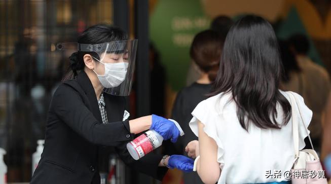 「禁欲」下的东京迎来解禁后的第一个「小高潮」