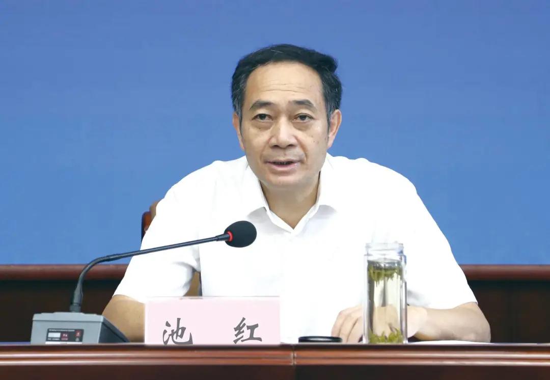 向着全面建成小康社会目标前进,向社会主义现代化强国奋勇前进