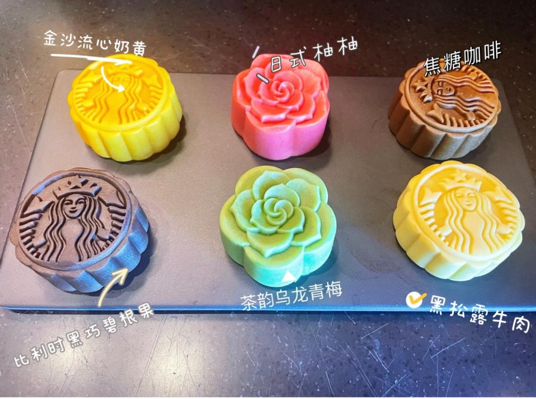 日本星巴克这次质感满分，网友diss中国星爸爸，月饼口味像蜡烛
